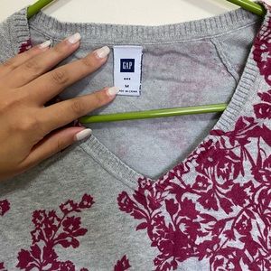 Gap v-neck sweater
